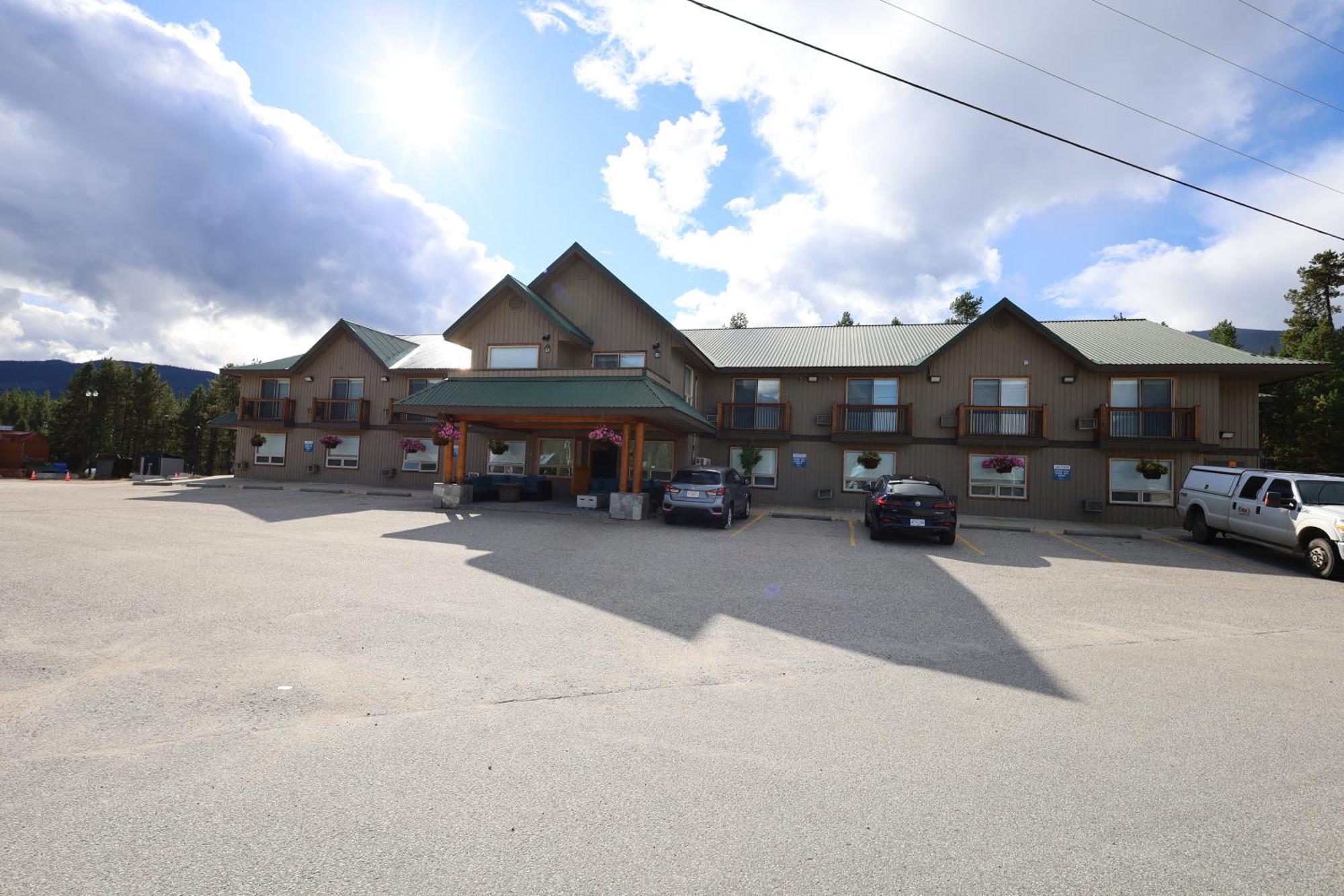Glacier Mountain Lodge ブルーリバー エクステリア 写真