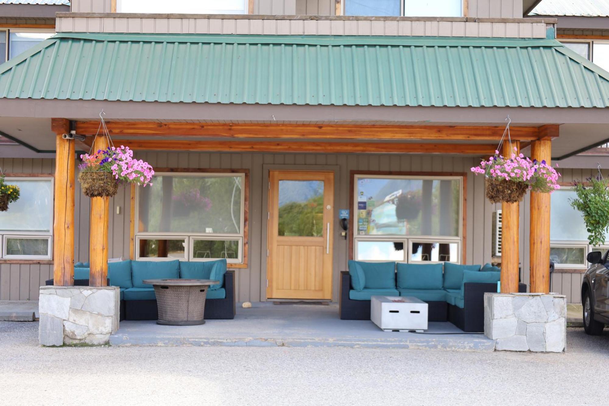 Glacier Mountain Lodge ブルーリバー エクステリア 写真