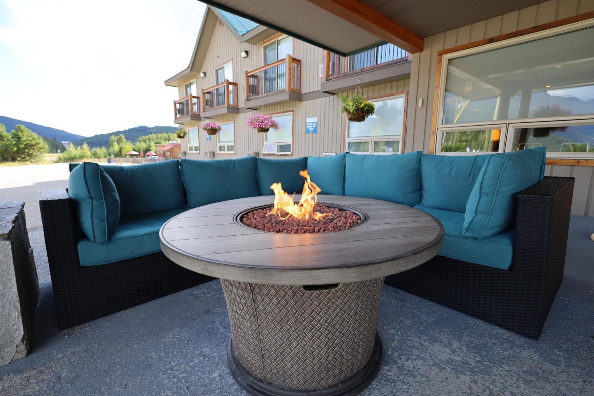Glacier Mountain Lodge ブルーリバー エクステリア 写真