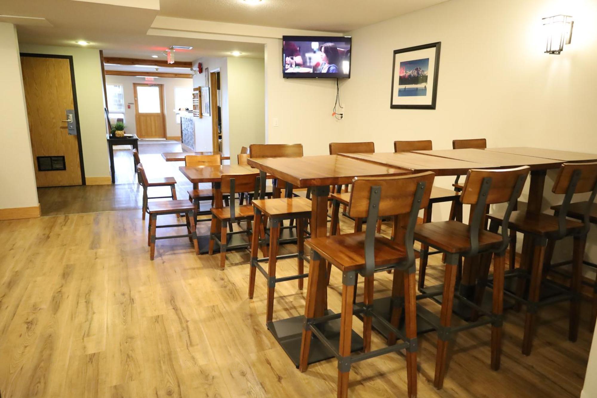 Glacier Mountain Lodge ブルーリバー エクステリア 写真